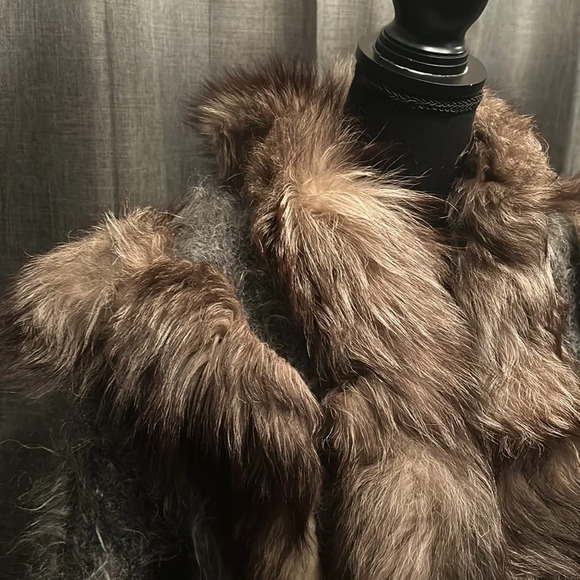 🐺 Wool & Fox Fur Trimmed Coat - Picture 2 of 4